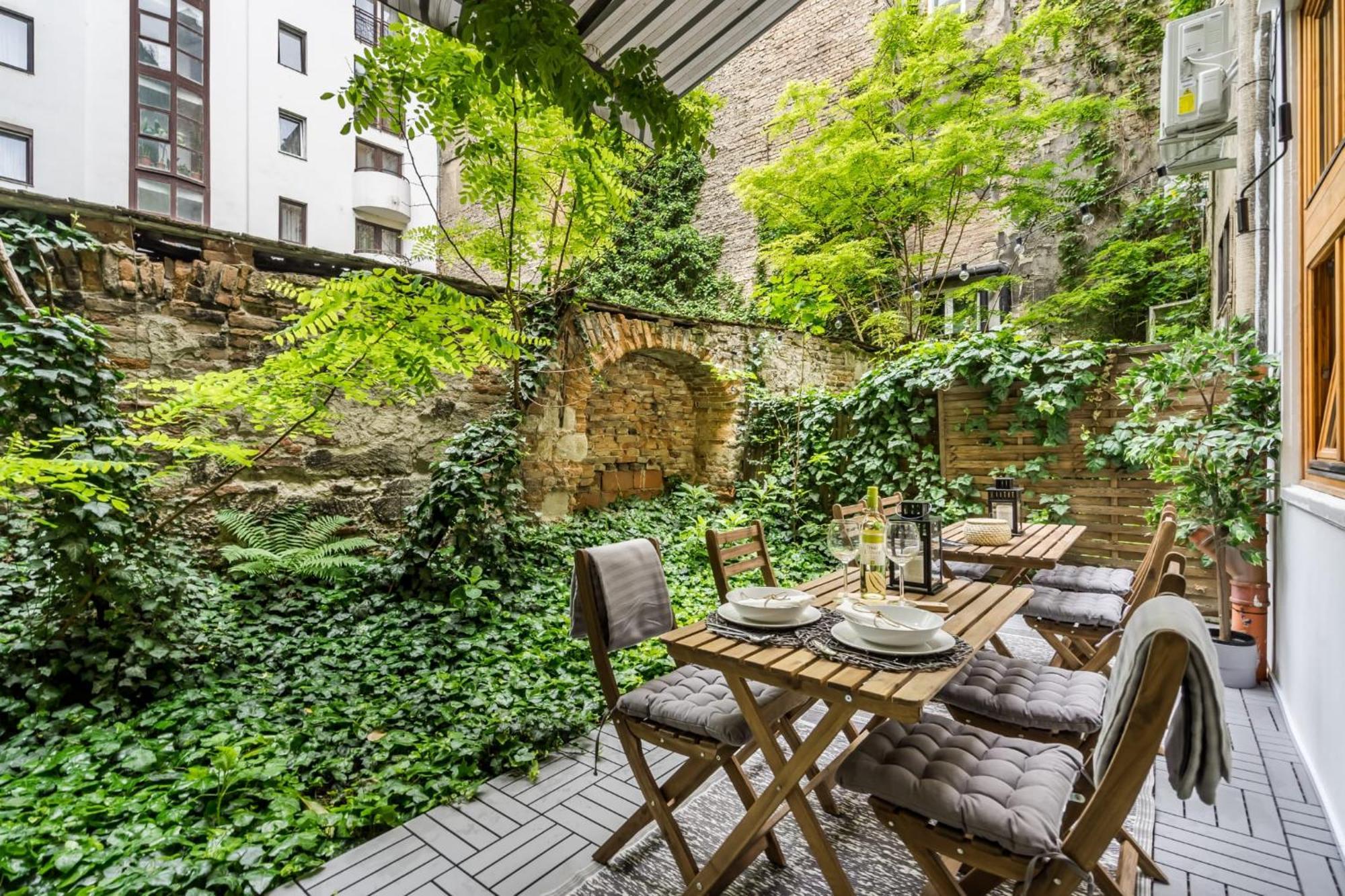 Wellness Wonderland: Garden, Sauna, Jacuzzi In Cbd Budapešť Exteriér fotografie